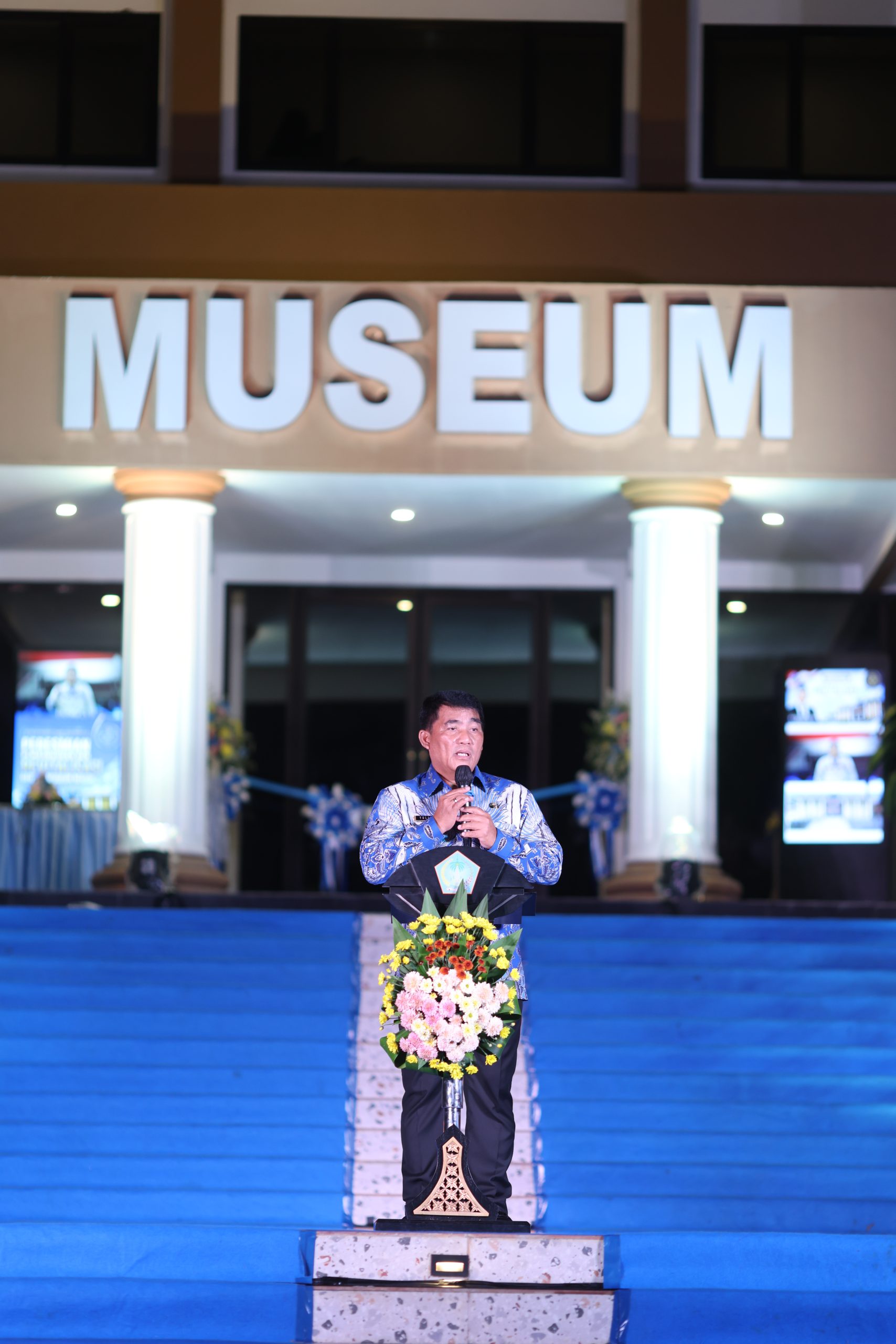 Sambutan Gubernur Sulut Yulius Selvanus Komaling. 